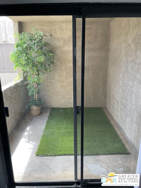 481 Bradshaw Lane 13, Palm Springs, California 92262 home-pic-7